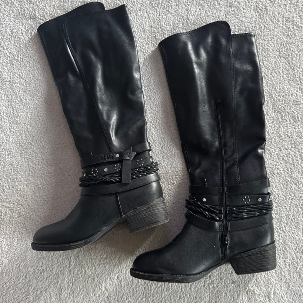 Black Knee-High Women's Boots